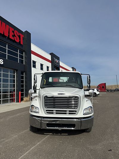 2019 Freightliner M2112