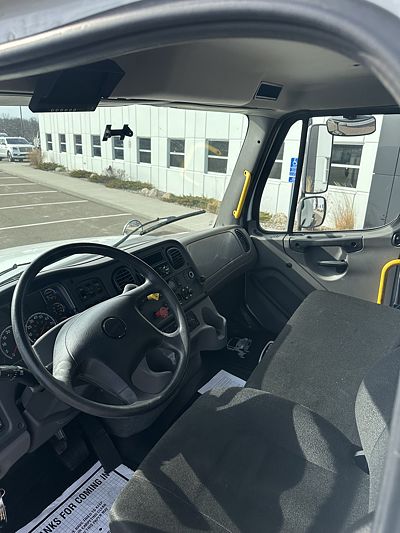 2019 Freightliner M2112