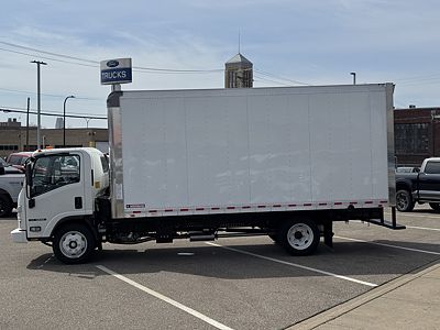 2025 Isuzu NRR GAS