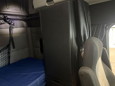 2021 Freightliner CASCADIA 126