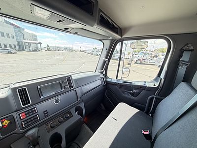 2027 Freightliner M2106