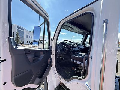 2027 Freightliner M2106