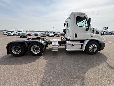 2020 Freightliner CA113DC