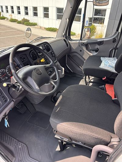 2020 Freightliner M2 106