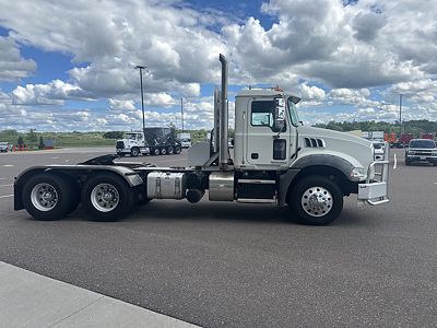 2016 Mack GU813