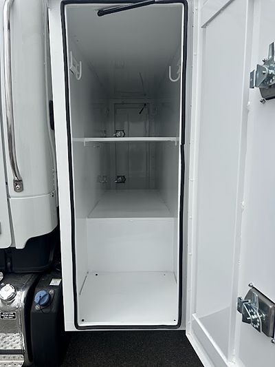 2027 Freightliner M2106