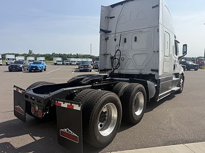 2021 Freightliner CASCADIA 126