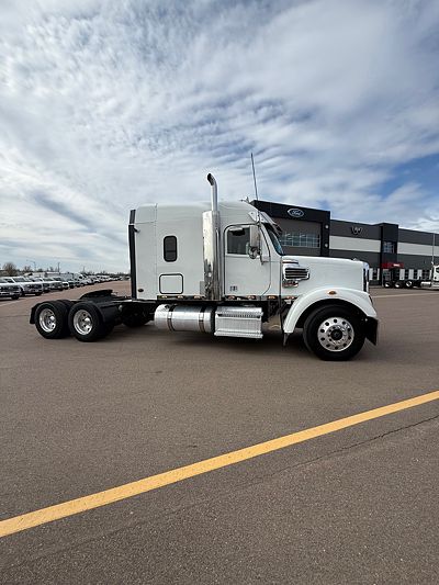 2023 Freightliner 122SD