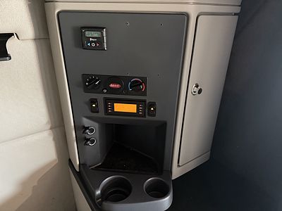 2023 Peterbilt 579