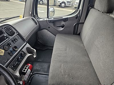 2023 Freightliner M2 106
