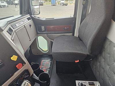2018 WST 4700SF