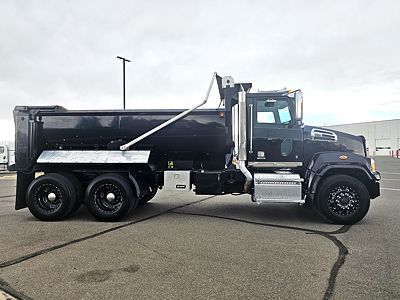 2018 WST 4700SF