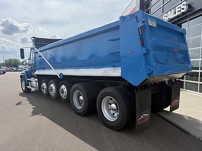 2022 WST 4700SF