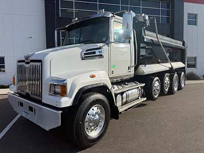 2020 WST 4700SF