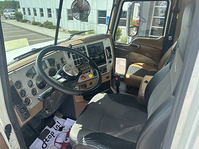2016 Mack GU813