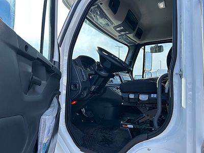 2025 Freightliner M2106