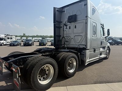 2022 Freightliner CASCADIA 126