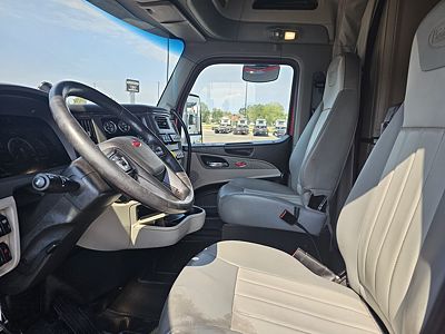 2023 Peterbilt 579