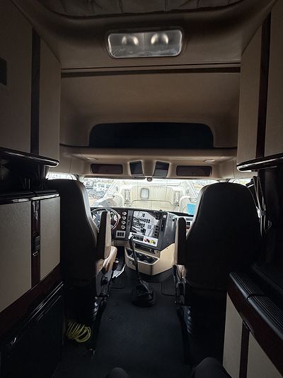 2023 Freightliner 122SD
