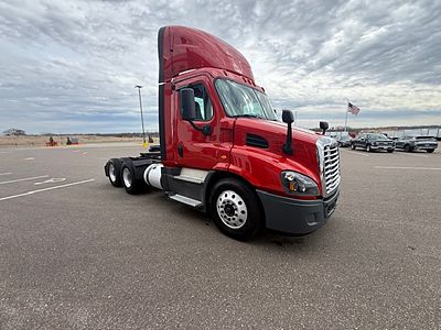 2018 Freightliner CA113DC