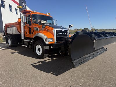 2015 Mack Granite