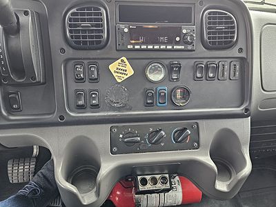 2023 Freightliner M2 106