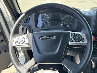 2025 Freightliner M2106