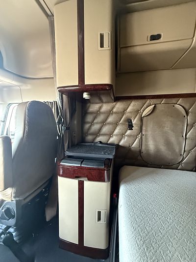 2023 Freightliner 122SD