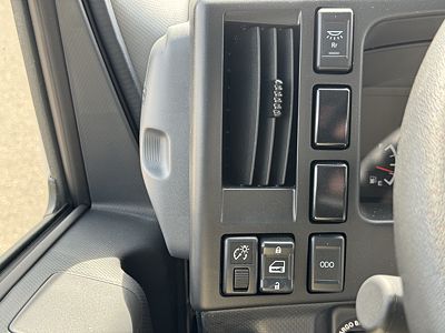 2025 Isuzu NRR GAS