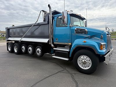 2019 WST 4700SF