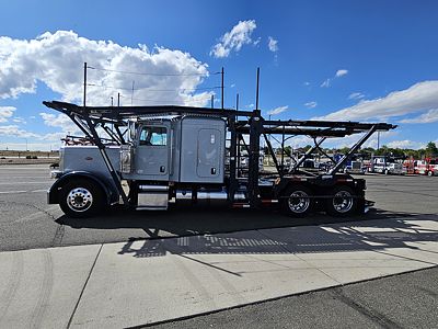 2017 Peterbilt 389