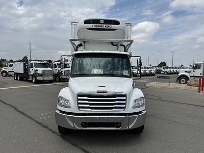 2025 Freightliner M2106