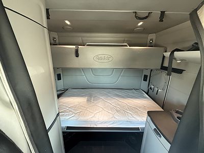 2020 Peterbilt 579