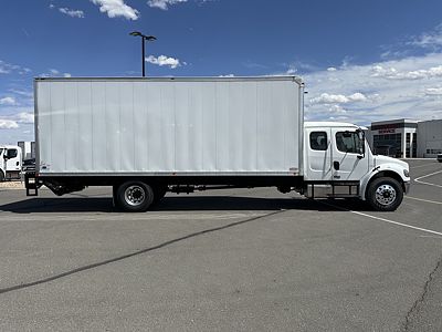 2025 Freightliner M2106