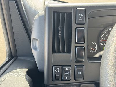 2025 Isuzu NRR GAS