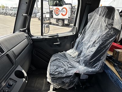 2025 Freightliner M2106