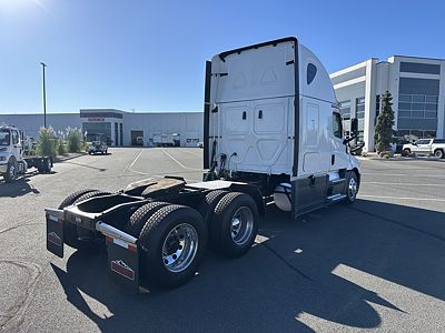 2023 Freightliner CASCADIA