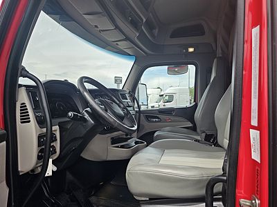 2023 Peterbilt 579
