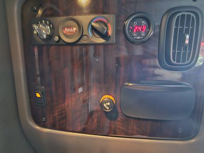 2018 Peterbilt 389