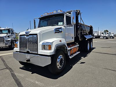 2017 WST 4700SB