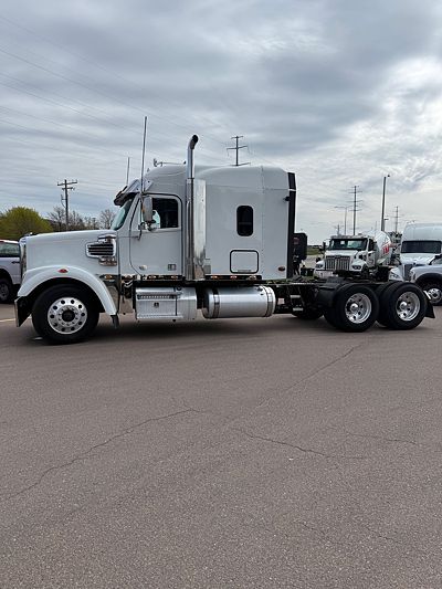 2023 Freightliner 122SD
