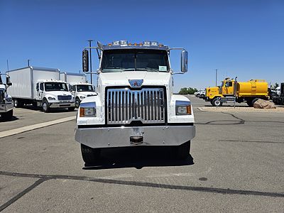 2017 WST 4700SB