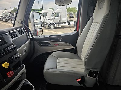 2023 Peterbilt 579