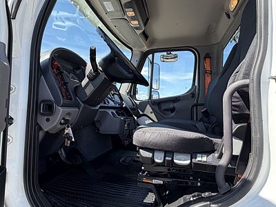 2022 Freightliner M2 106