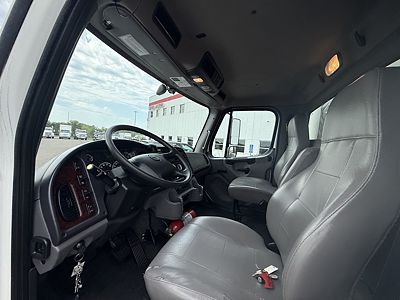 2022 Freightliner M2 106