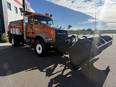 2016 Mack Granite