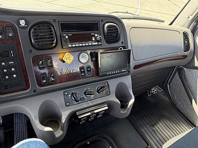 2022 Freightliner M2 106