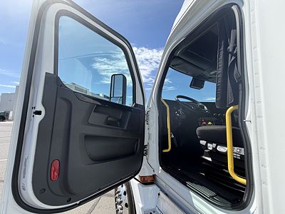 2024 Freightliner PT126SLP