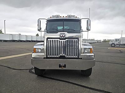 2018 WST 4700SF