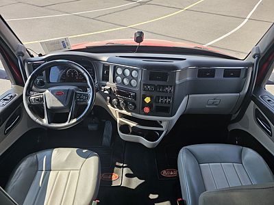 2023 Peterbilt 579